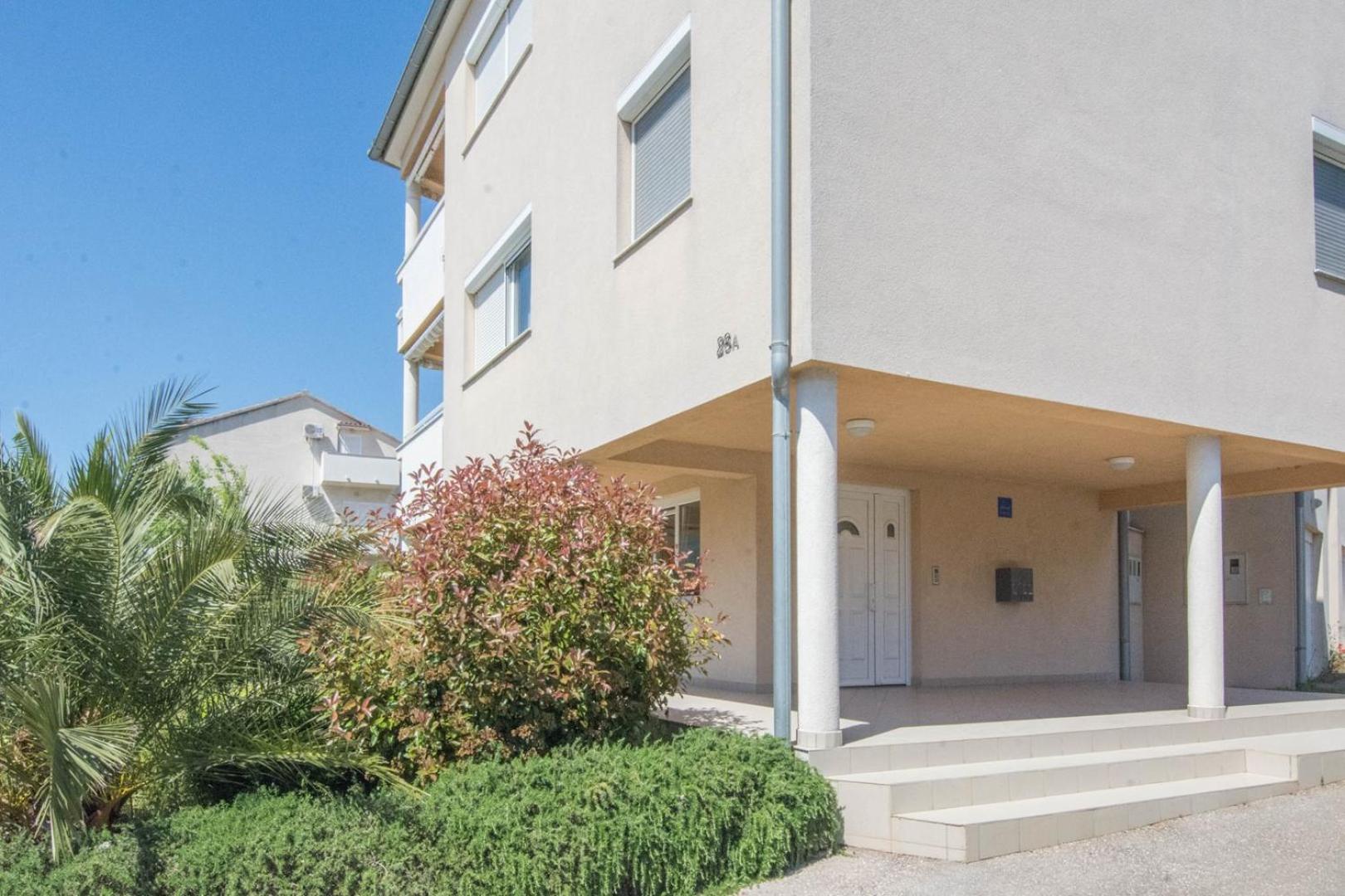 Spacious Apartment On A Great Location -Apartment Kuhta Biograd Na Moru Esterno foto
