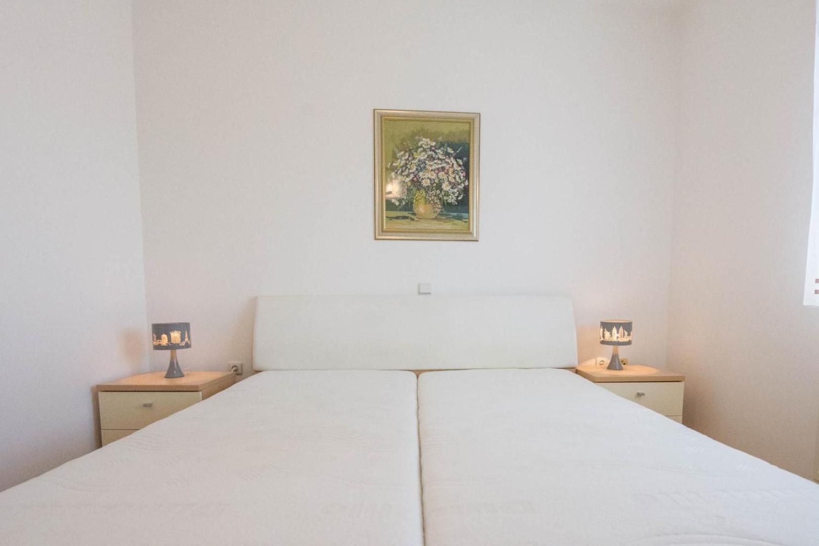 Spacious Apartment On A Great Location -Apartment Kuhta Biograd Na Moru Esterno foto